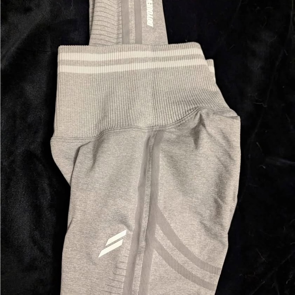 Grey athletic leggings